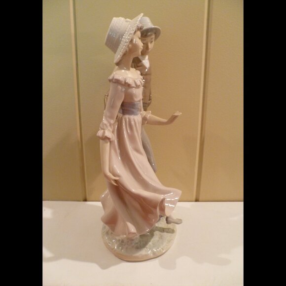 Nao by Lladro Vintage 1978 Figurine #278 Merry Youth Couple Strolling - Picture 2 of 15
